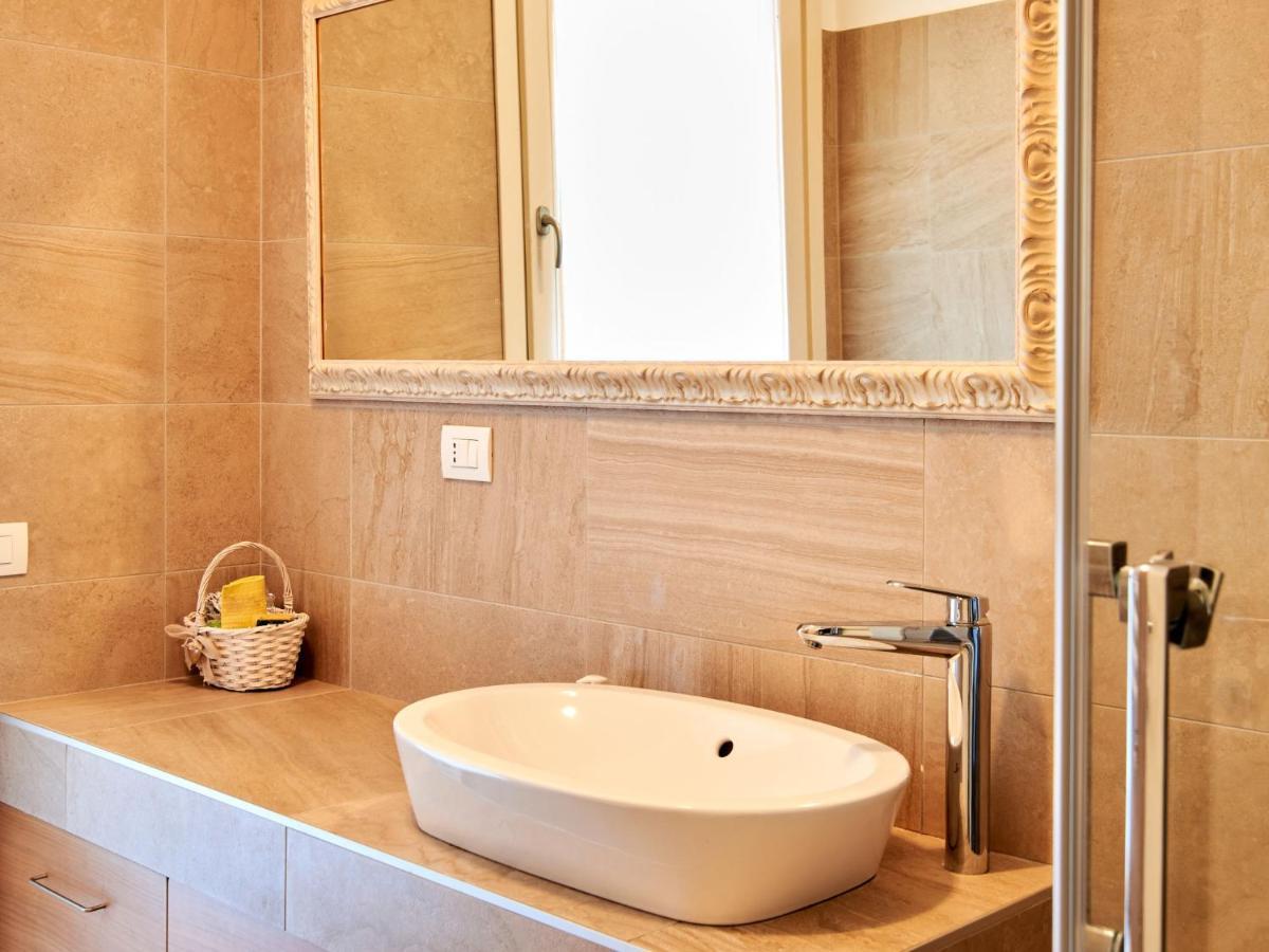 Apartment Promessi Sposi By Interhome เลคโค ภายนอก รูปภาพ
